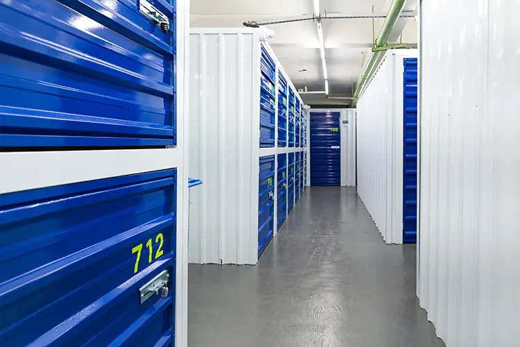 Guarda Möveis no Pinheiros / Fradique Coutinho